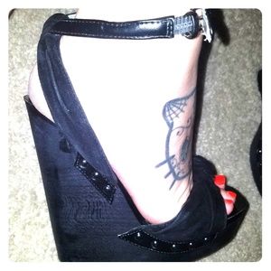 Bebe wedges
